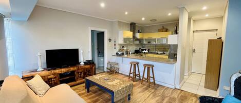 Smart TV, video games