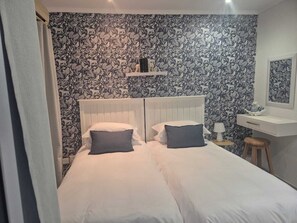 2 bedrooms, iron/ironing board, free WiFi, bed sheets