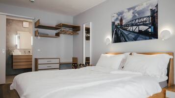 Classic Room, 1 Double Bed | Premium bedding, down comforters, individually furnished, desk