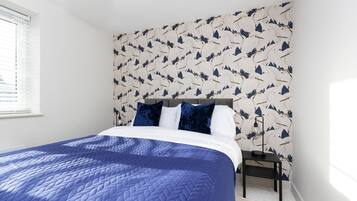 Apartment | 1 bedroom, desk, blackout drapes, iron/ironing board