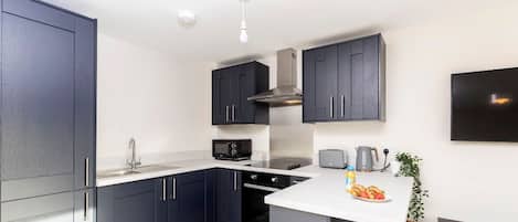 Apartment | Private kitchen | Coffee/tea maker, electric kettle, toaster