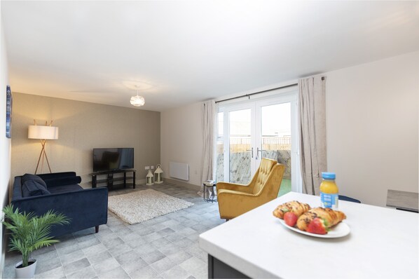 Apartment | Living area - 2 Avery Gardens - 2 Bedroom Apartment (Darlington)