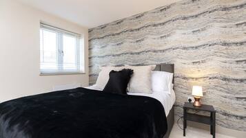 Apartment | 2 bedrooms, desk, iron/ironing board, free WiFi