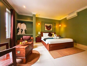 Ropa de cama de alta calidad y minibar 