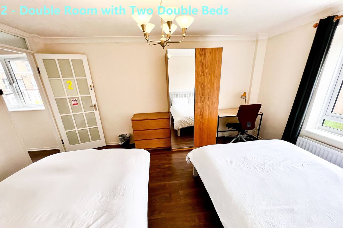 Kahden hengen perhehuone (kaksi sänkyä) | Allergiatestatut vuodevaatteet, yksilöllisesti sisustettu