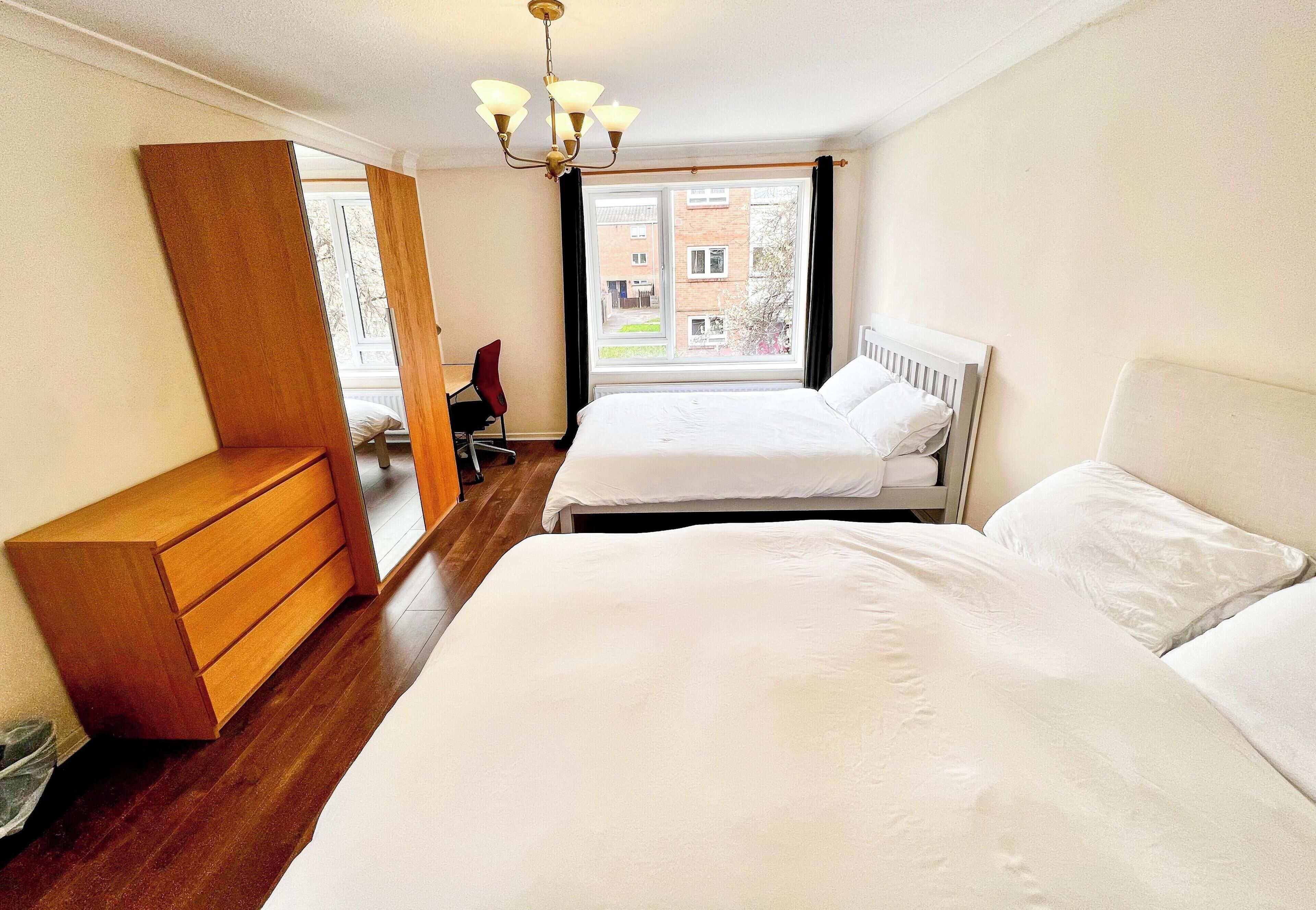 Family Twin Room | Hypo-allergenic bedding, individually decorated, individually furnished