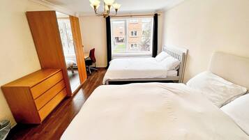 Family Twin Room | Hypo-allergenic bedding, individually decorated, individually furnished