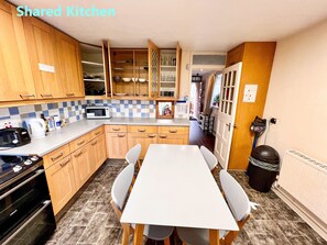 Living area - Central Palace - Excellent Stay in London Zone 1 (London)