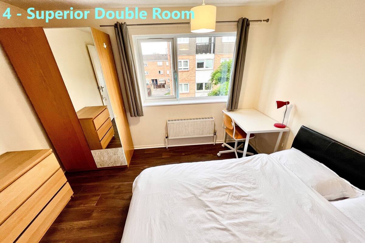 Kahden hengen superior-huone | Allergiatestatut vuodevaatteet, yksilöllisesti sisustettu