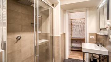 Shower, hair dryer, slippers, bidet