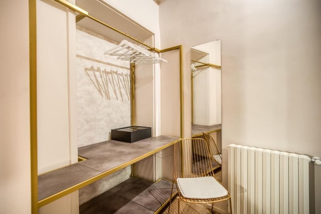 Minibar, caja de seguridad en la habitación y insonorización 