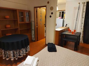 Een strijkplank/strijkijzer