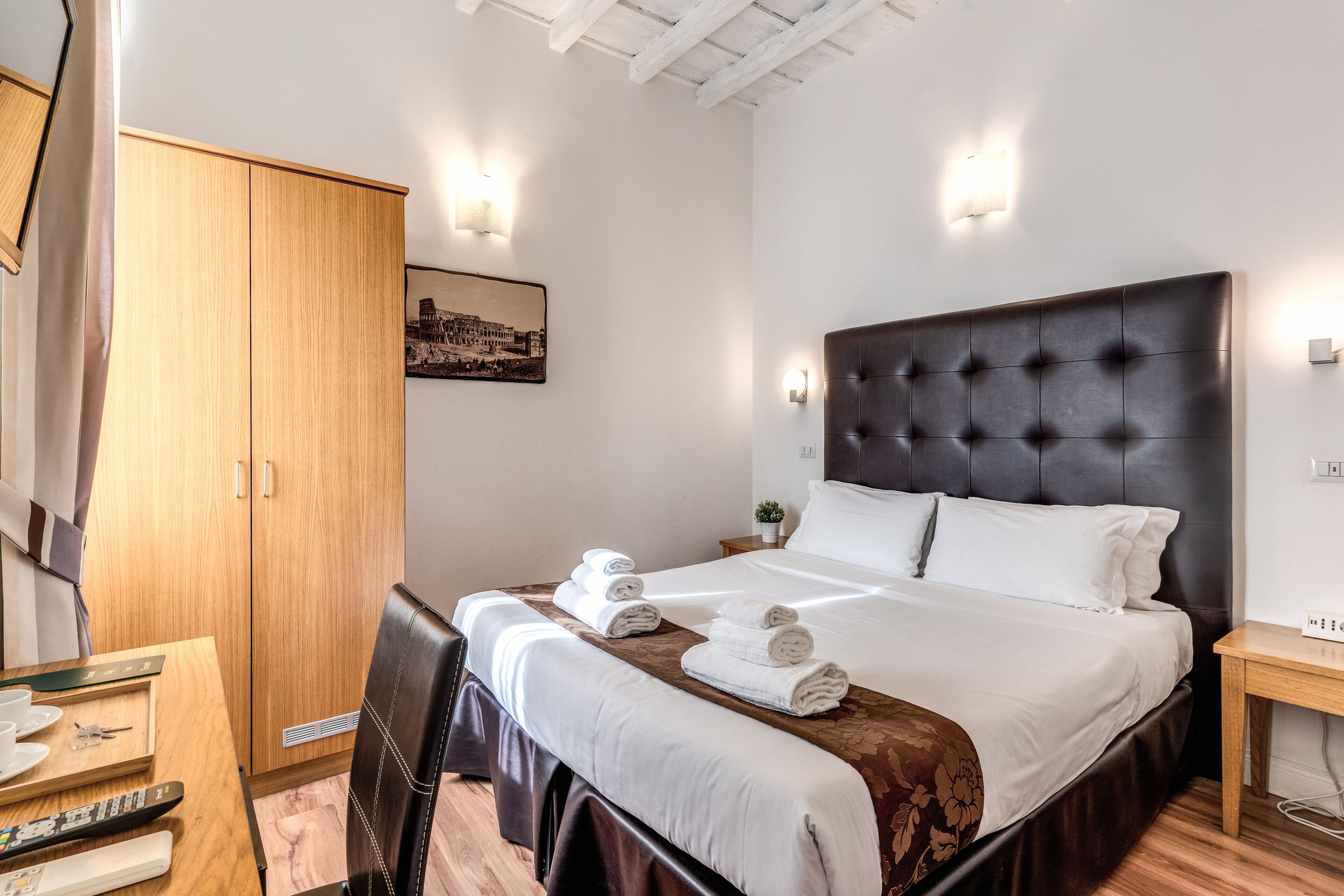 Photo - Magenta Deluxe Cancello