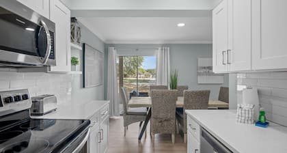 All NEW 2Br/2Ba Villa Sleeps 6! 5 Minutes to Beach