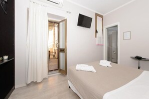Economy Double or Twin Room | Free WiFi, bed sheets - MAGENTA COLLECTION PURIFICAZIONE (Rome)