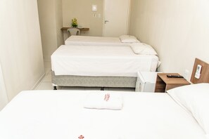 Desk, free WiFi - Letiva Hotel Centro (Sobral)