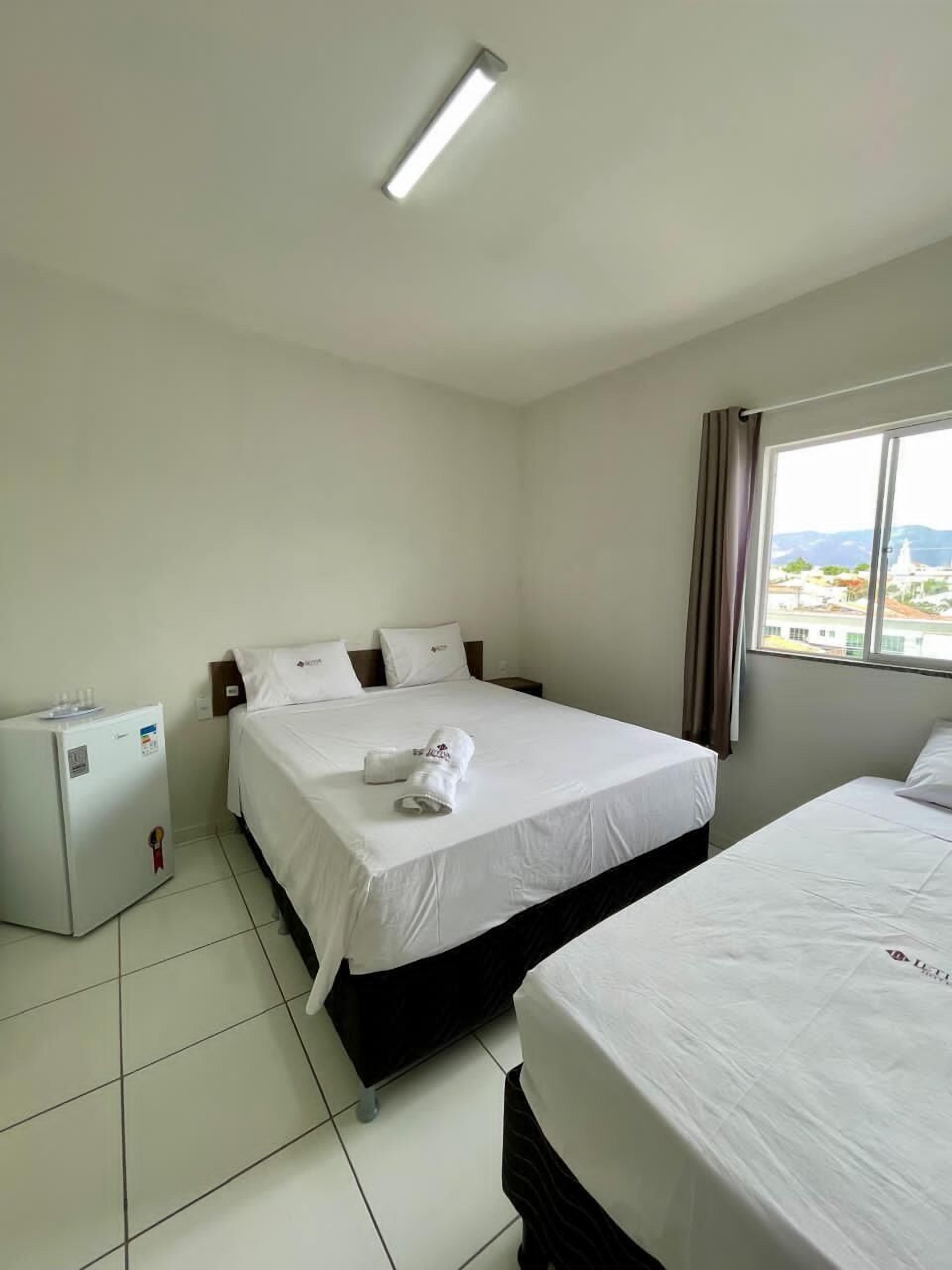 Deluxe Twin Room, 2 Single Beds | Desk, free WiFi