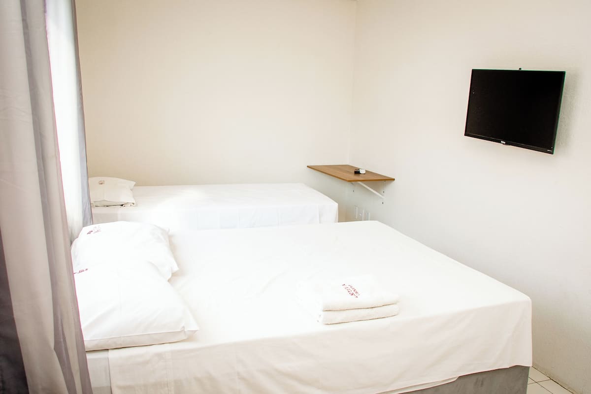 Deluxe Twin kamer, 2 eenpersoonsbedden | Een bureau, gratis wifi