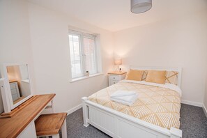 2 chambres, fer et planche Ă repasser, Wi-Fi, draps fournis