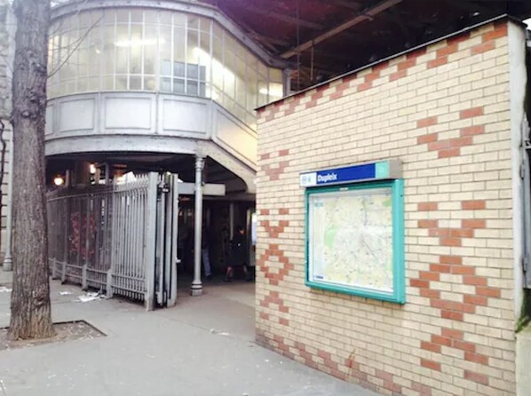 Exterior - Eiffel Tower Lourmel Residence  (Paris)