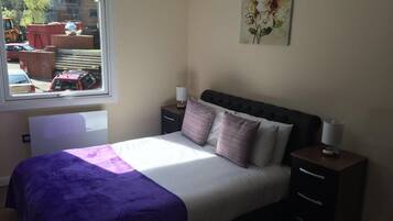 2 bedrooms, iron/ironing board, free WiFi