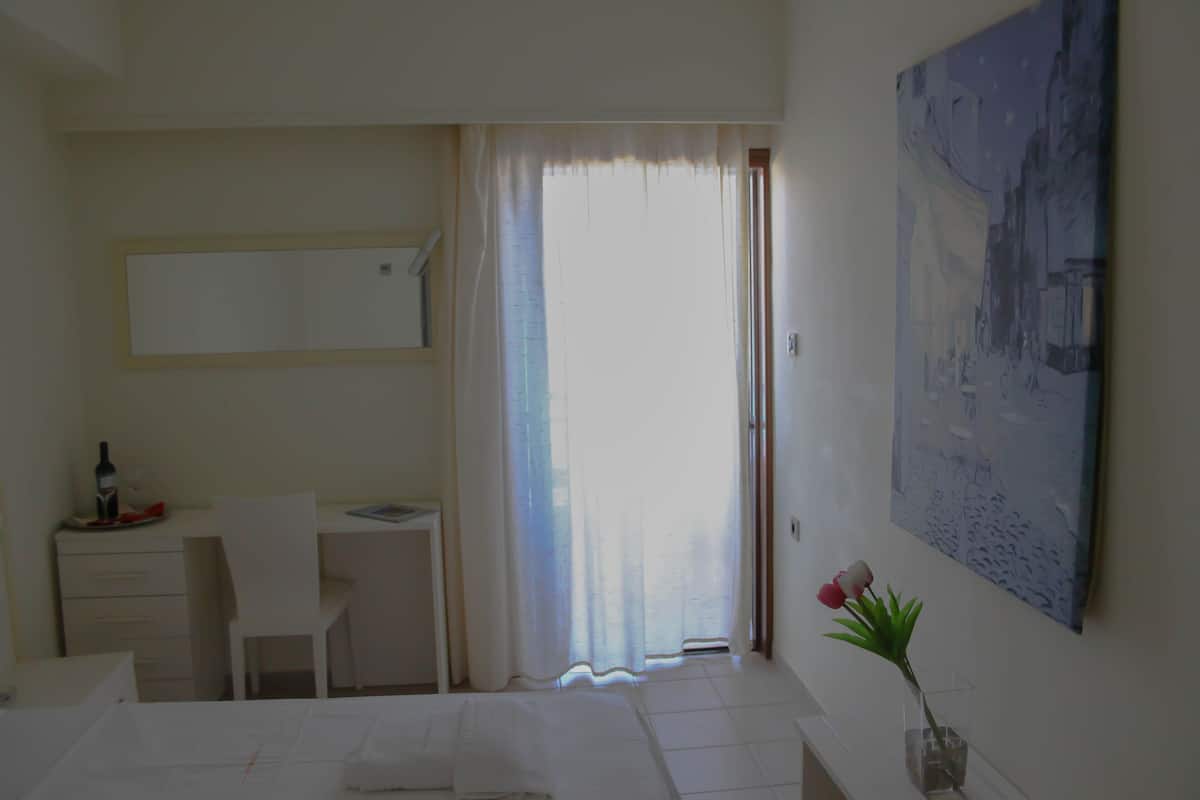 Double or Twin Room, Sea View | Minibar, in-room safe, laptop workspace, soundproofing