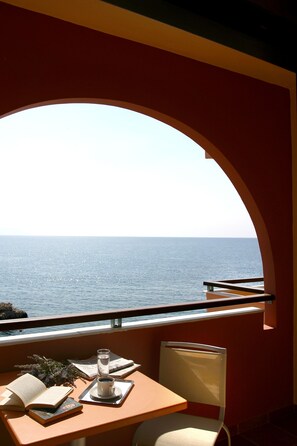 Suite estudio junior | Vista a la playa o el mar