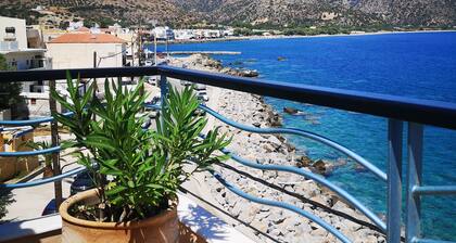 Hotel On The Rocks