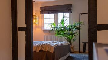 3 quartos, escrivaninha, Wi-Fi de cortesia, roupa de cama