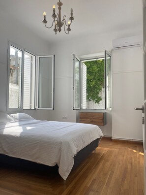 3 bedrooms, internet, bed sheets