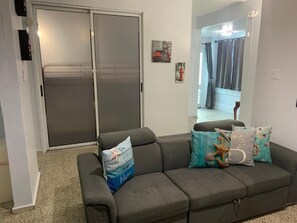 40-inch Smart TV with cable channels, TV, Netflix