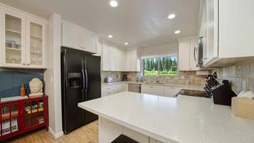 Fridge, microwave, stovetop, coffee/tea maker