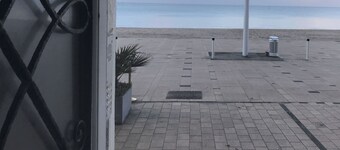 "Les pieds dans l'eau Malo plage bord et digue de mer Dunkerque