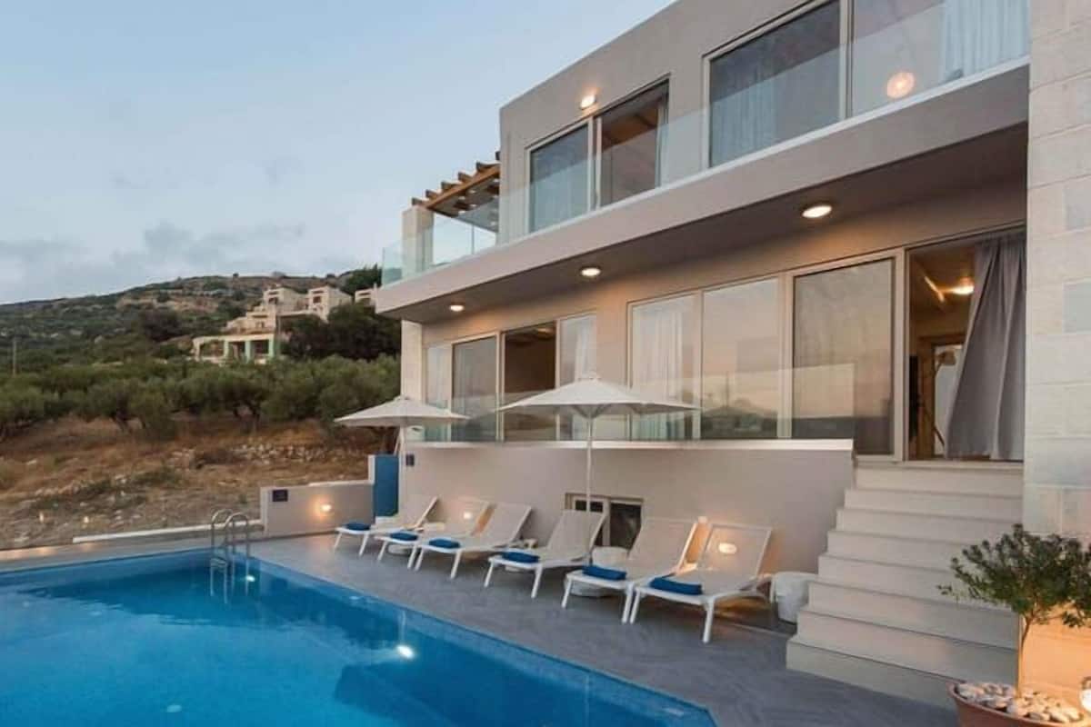 Premium Villa, 5 Bedrooms, Private Pool | 5 bedrooms, in-room safe, individually decorated, individually furnished