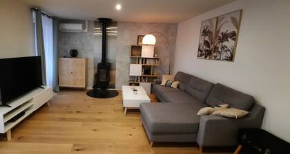 Quiet house with terrace, air-conditioned