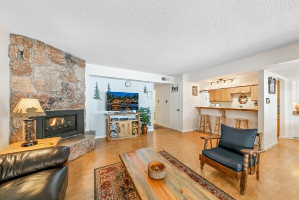 Smart TV, fireplace, DVD player