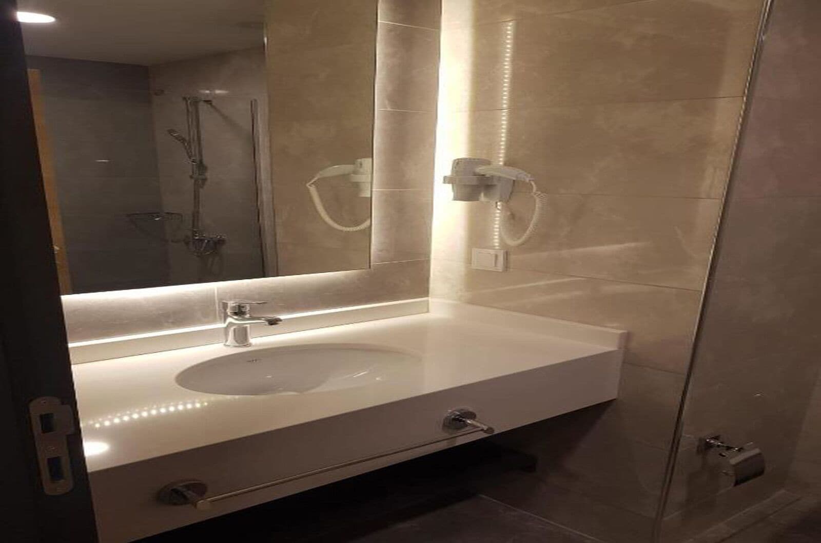 Foto - Clover Magic Park Side Hotel