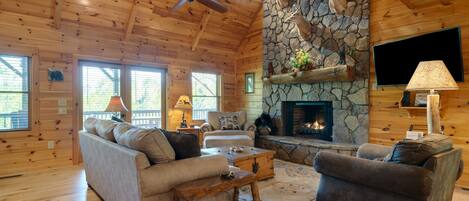 スマートテレビ、暖炉、DVD プレーヤー、テーブルサッカー台