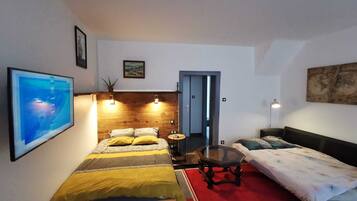 1 bedroom, travel cot, free WiFi, bed sheets