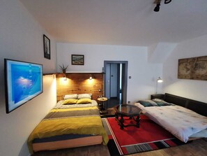 1 chambre, lit parapluie, Wi-Fi gratuit, draps fournis