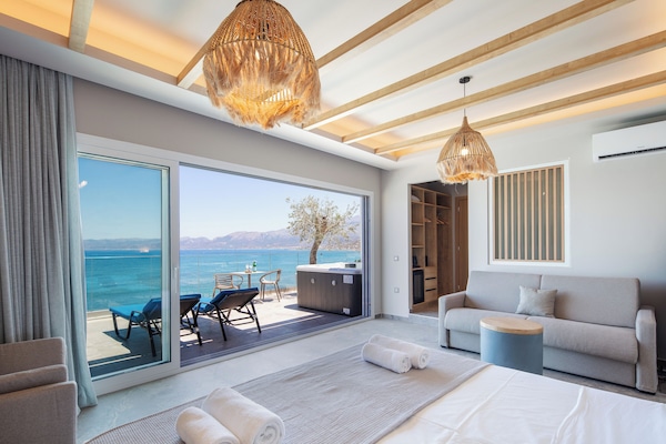 Master Suite with Panoramic Sea View & Outdoor Jetted Tub