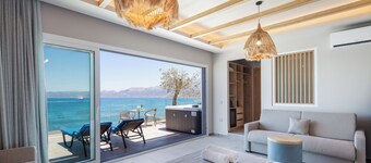 Skipper Beachfront Suites