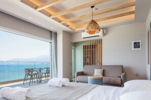 Suite Premium, vue mer | Matelas mémoire de forme, coffres-forts dans les chambres, bureau