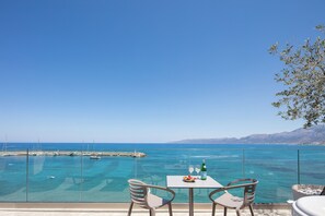 Balcony view - Skipper Beachfront Suites (Hersonissos)
