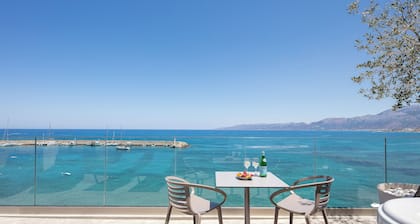 Skipper Beachfront Suites