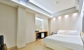 尊榮雙人房 | 獨特裝潢、布置獨特、書桌、免費無線上網