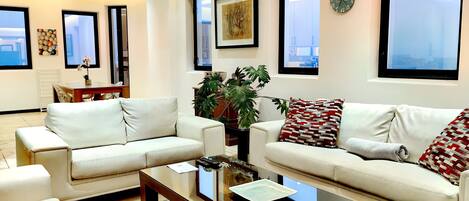 Elite Studio Suite | Living area