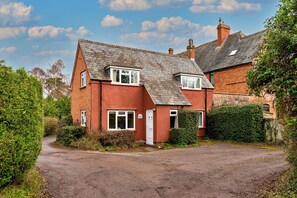 Exterior - Glebe Cottage (Wellington)