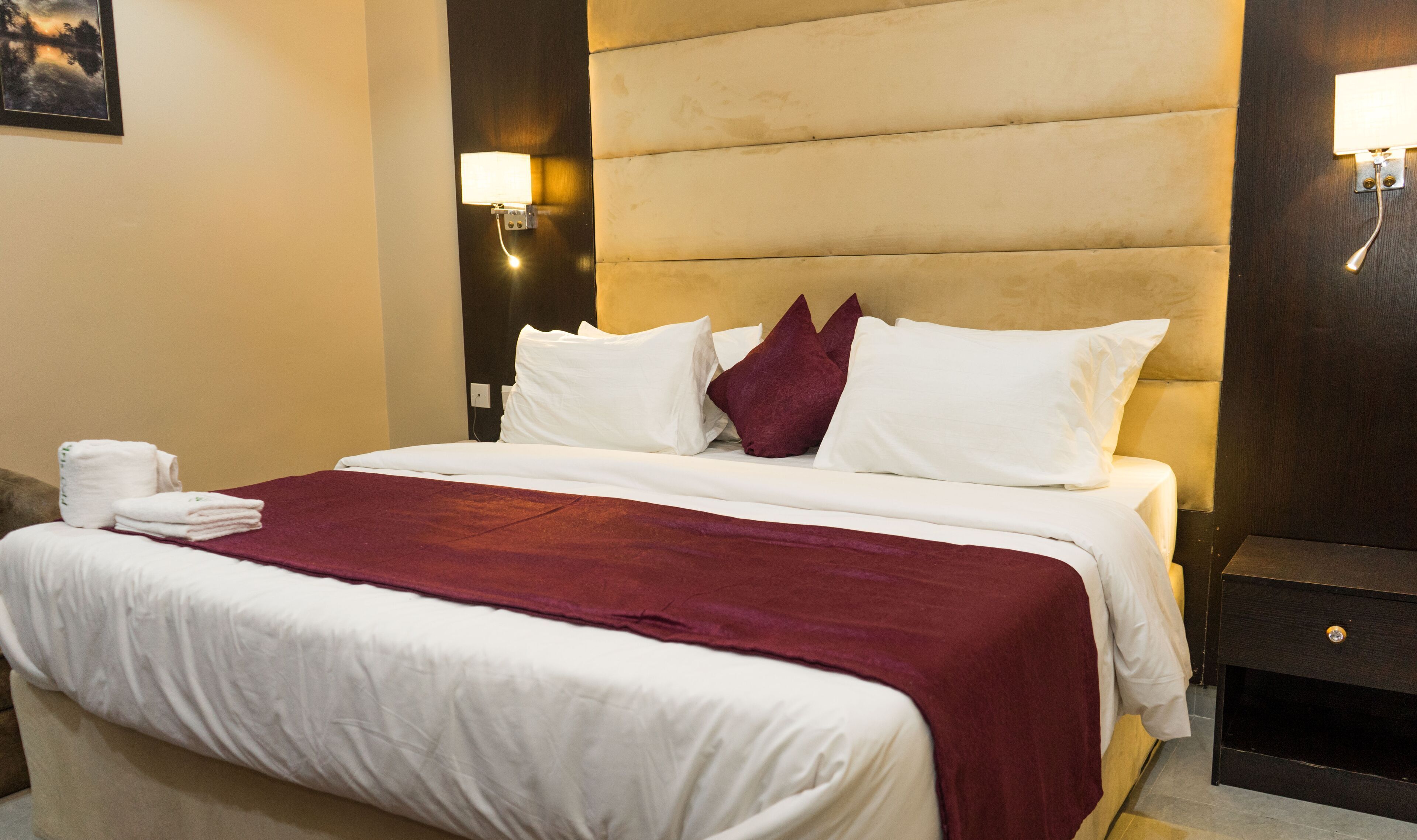 Egyptian cotton sheets, premium bedding, individually furnished, desk