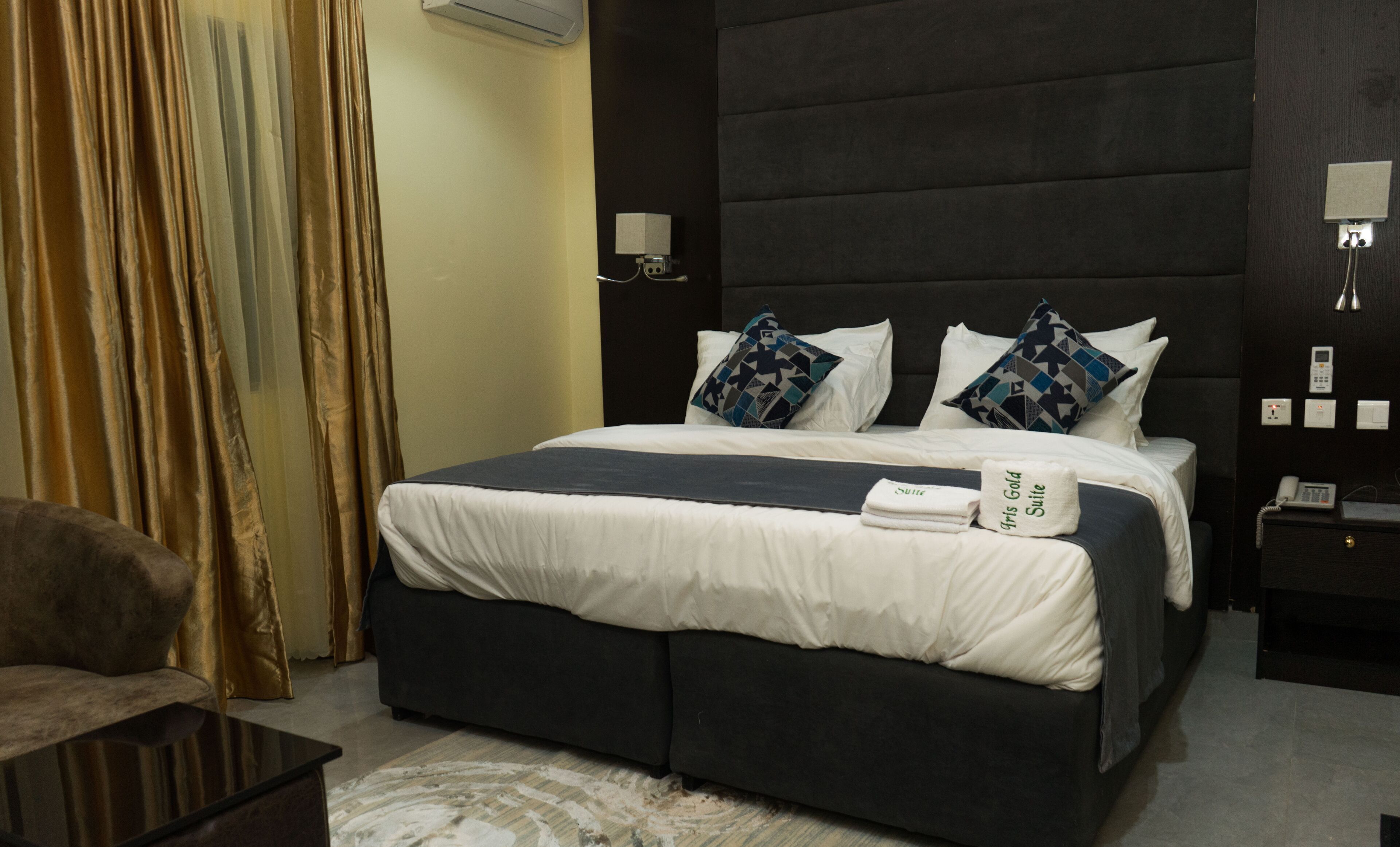 Egyptian cotton sheets, premium bedding, individually furnished, desk